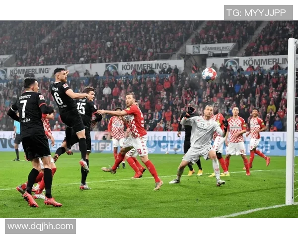 弗赖堡队德甲联赛再胜对手,稳坐积分榜第一位置